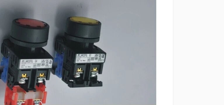 1PC Fuji AR22F0L-10E4W Push Button Switch Fast Ship