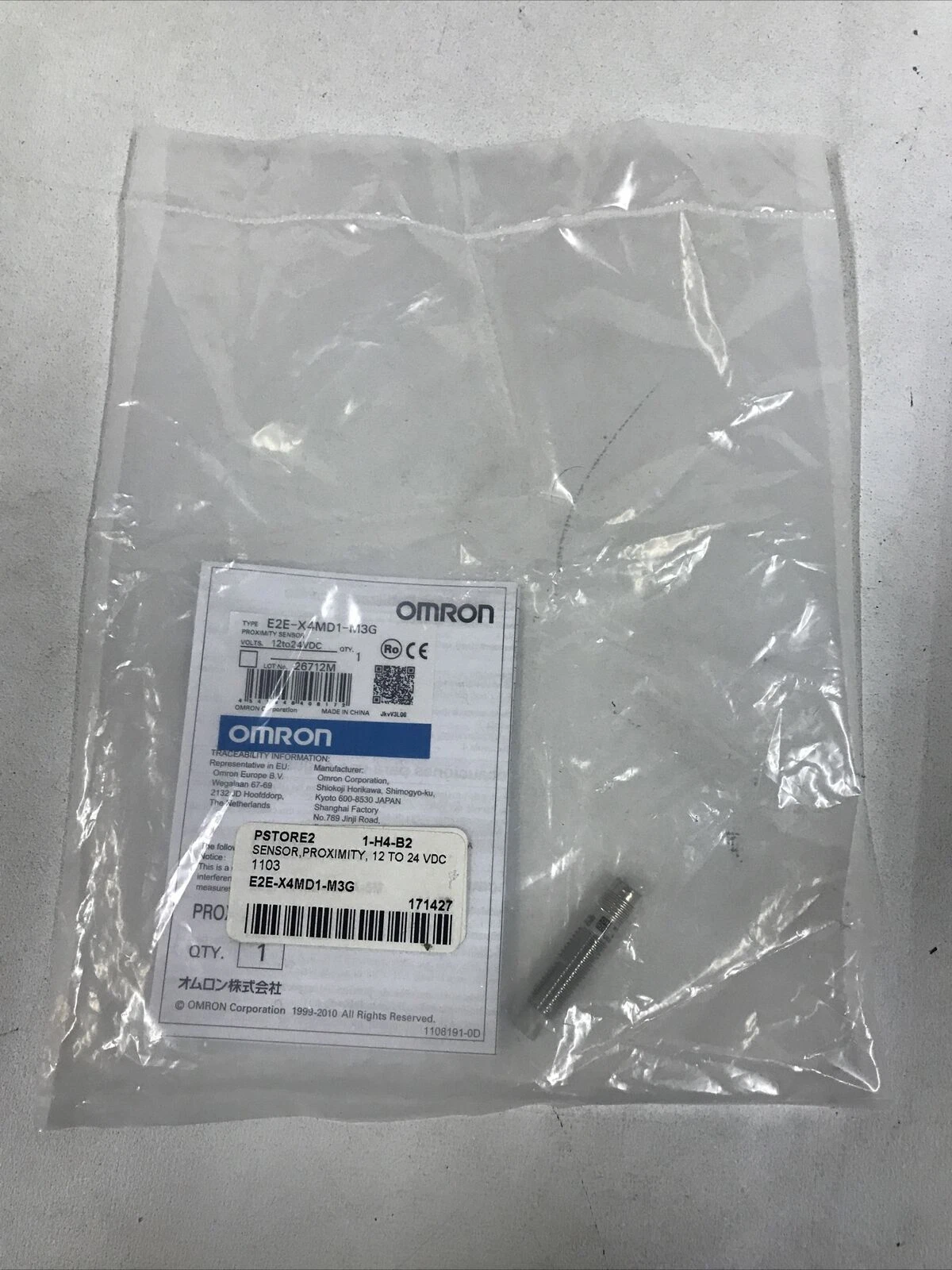 New In Box OMRON E2E-X4MD1-M3G Proximity Switch Fast Ship