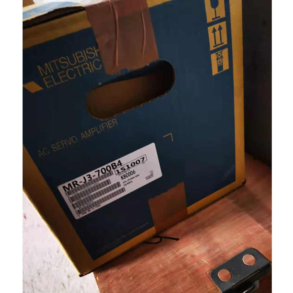 Neuer Mitsubishi MR-J3-700B4 Servoantrieb MRJ3700B4 DHL Expressversand