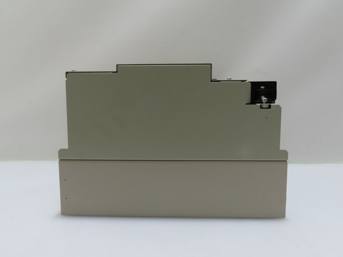 محرك سيرفو جديد Yaskawa SGDM-60ADA سريع السفينة