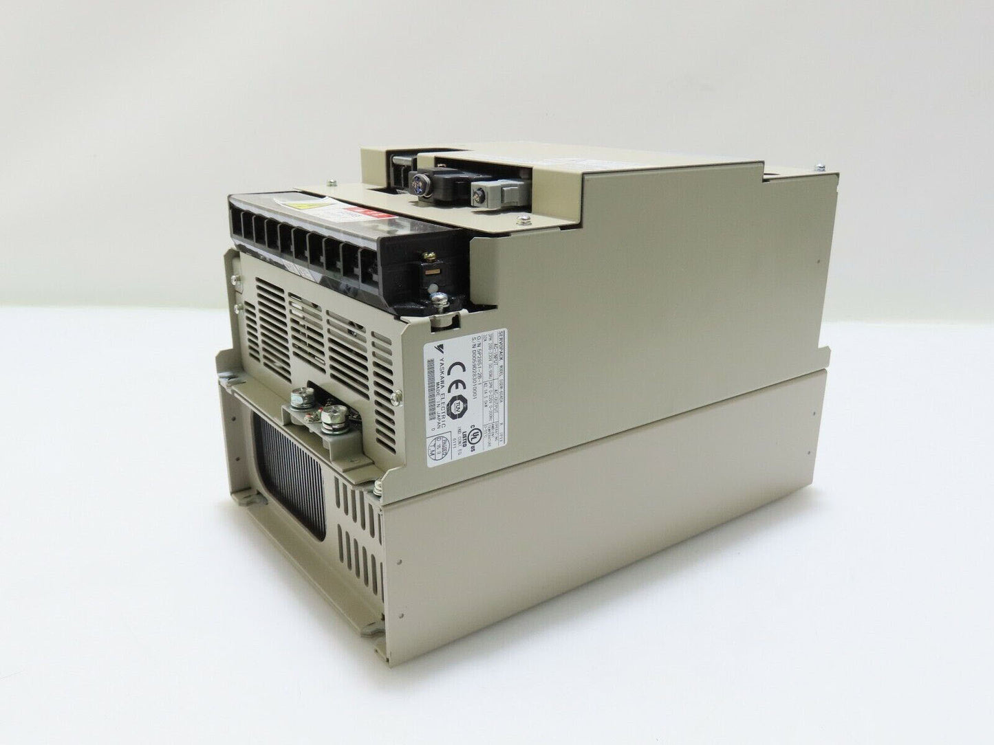 New Yaskawa SGDM-20AC-SD1-P Servo Drive Fast Ship