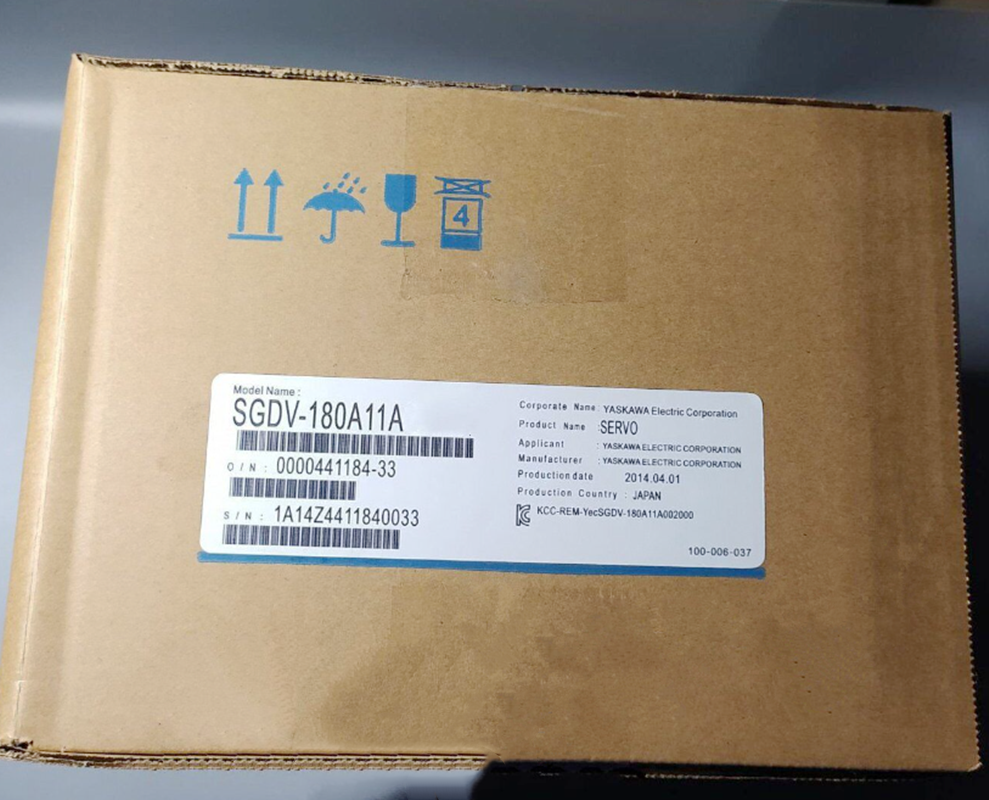 New Yaskawa SGDV-180A11A Servo Drive Fast Ship