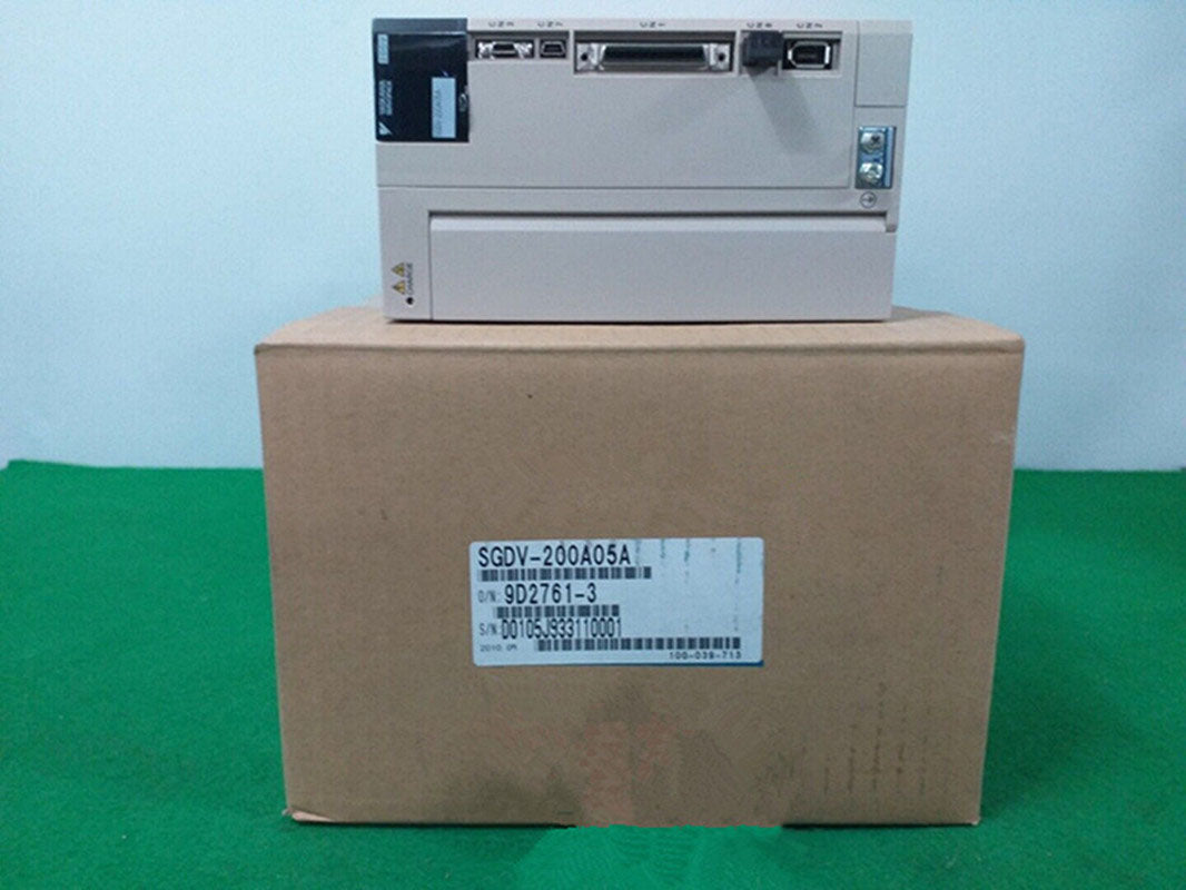 1PC Mitsubishi MR-J2S-100A Servoantrieb 1KW 5AMP 200-230V 50/60HZ 6AMP 170V 360HZ MRJ2S100A Servoantrieb Neuer In-Box-Schnellvertrieb mit einem Jahr Garantie