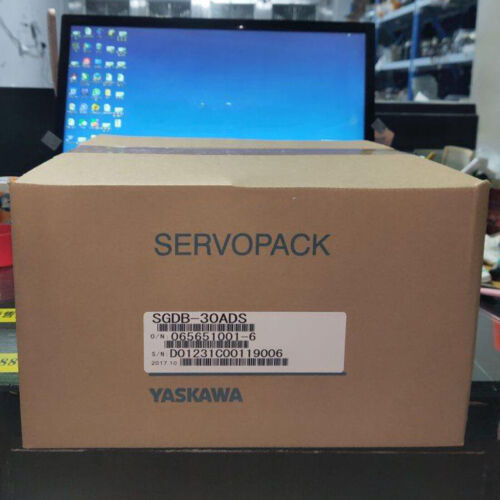 1 STÜCK Neuer Yaskawa SGDB-30ADS Servoantrieb SGDB30ADS Über DHL