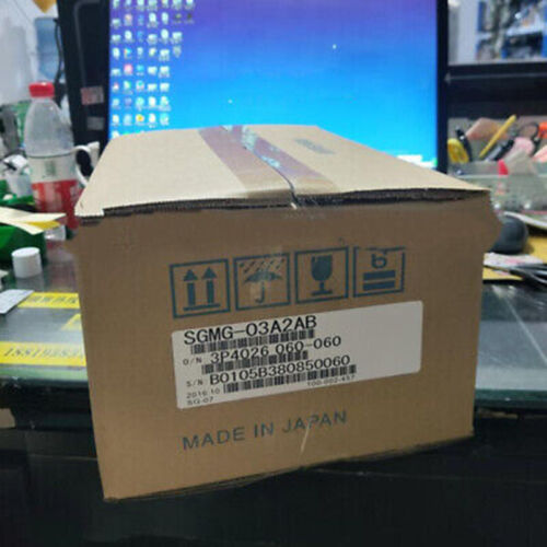 1 STÜCK Neu Im Karton Yaskawa SGMG-03A2AB Servomotor SGMG03A2AB Über DHL