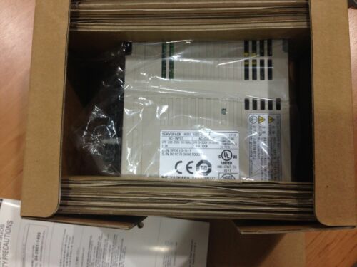 1PC Neuer Yaskawa SGDM-04ADA-V Servoantrieb SGDM04ADAV über Fedex/DHL