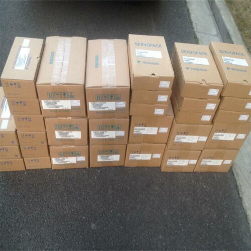 1 STÜCK Neu Im Karton Yaskawa SGMGH-13DCA6S-OY Servomotor SGMGH13DCA6SOY Über DHL