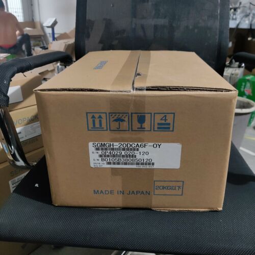 1 STÜCK Neu Im Karton Yaskawa SGMGH-20DCA6F-OY Servomotor SGMGH20DCA6FOY Über DHL