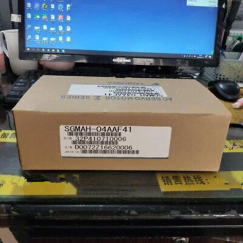 1PC Neuer Yaskawa SGMAH-04AAF41 Servomotor SGMAH04AAF41 Schneller Versand