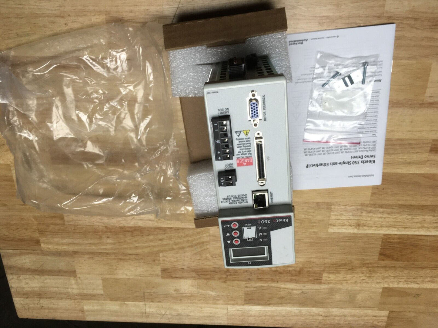 New Allen Bradley 2097-V33PR3-LM Servo Drive