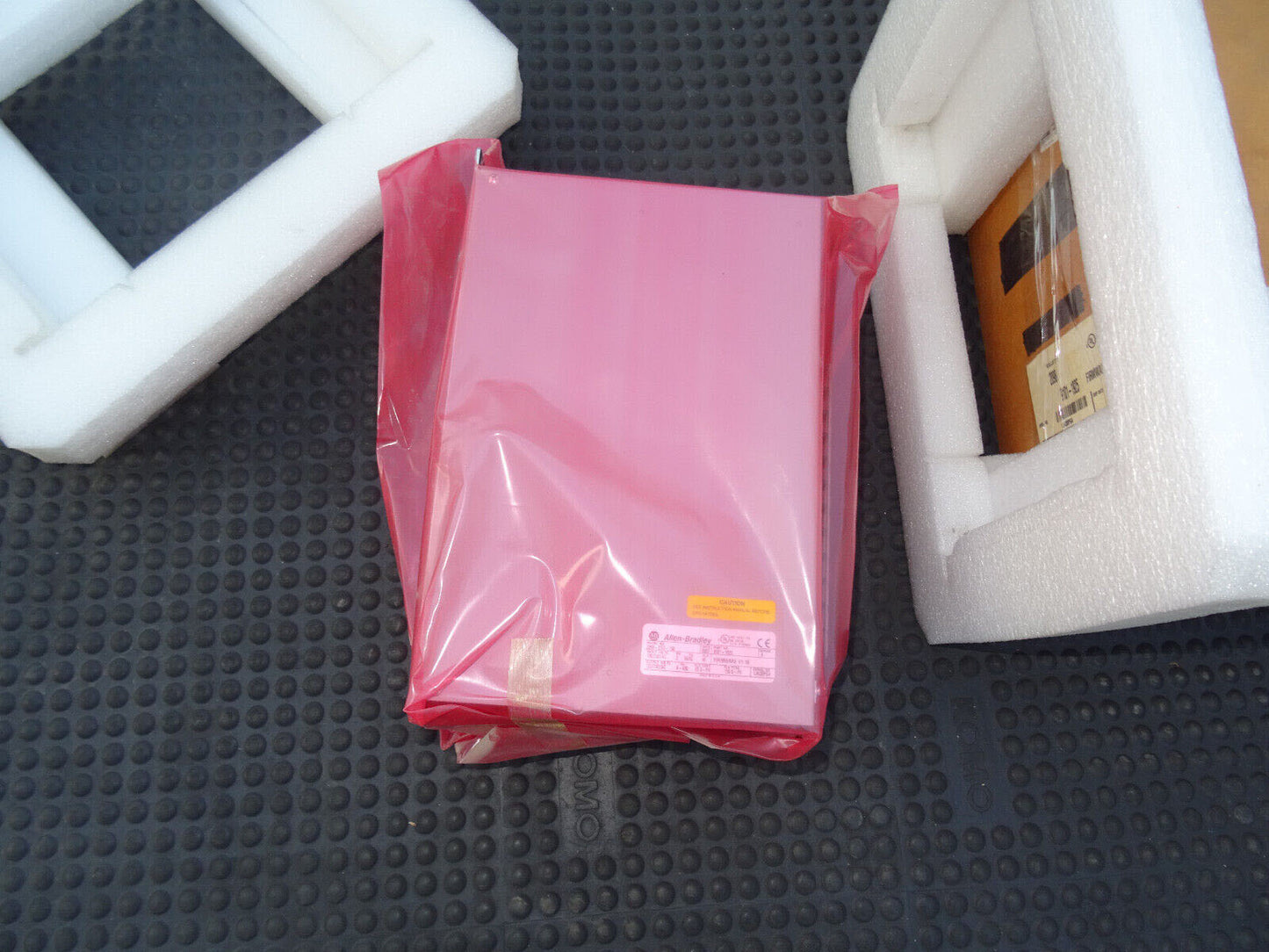 New Allen Bradley 2098-DSD-150X Servo Drive