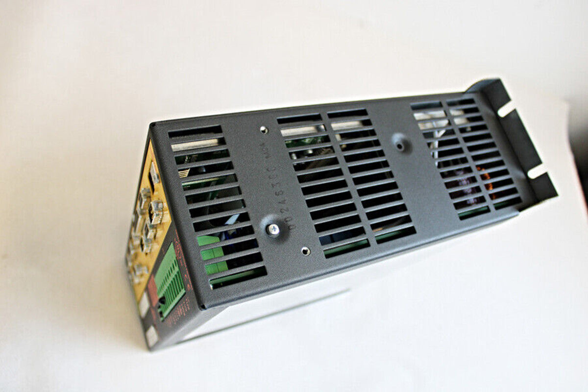 1PC Allen Bradley 2098-DSD-HV030-SE ULTRA 3000 DIGITAL 3KW 230-480 VAC 50/60 HZ 7-14 AMP 12/24 VDC Versorgung Servoverstärker Neuer Lieferumfang mit einem Jahr Garantie Fedex/DHL/UPS