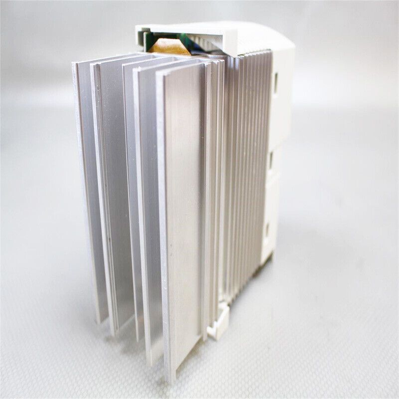 New LENZE E82EV251_2B Inverter