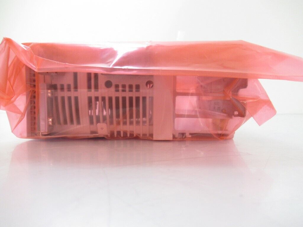 العاكس الجديد LENZE E82EV371S2B