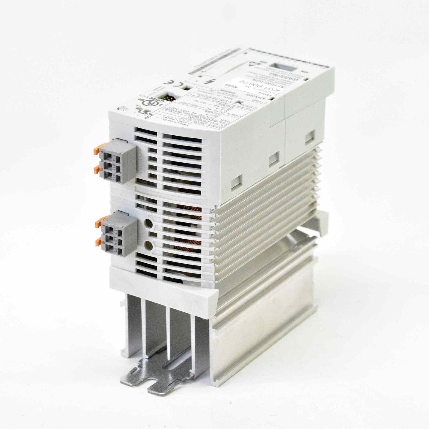 العاكس الجديد LENZE E82EV371_2B