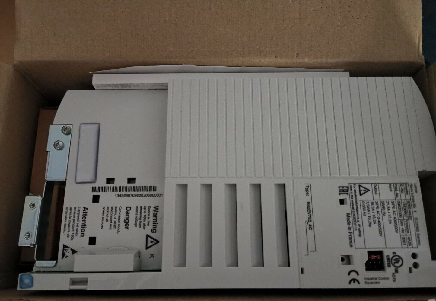 New LENZE E82EV752_4C Inverter