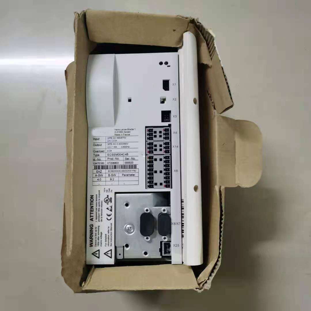 العاكس الجديد LENZE ECSEM004C4B