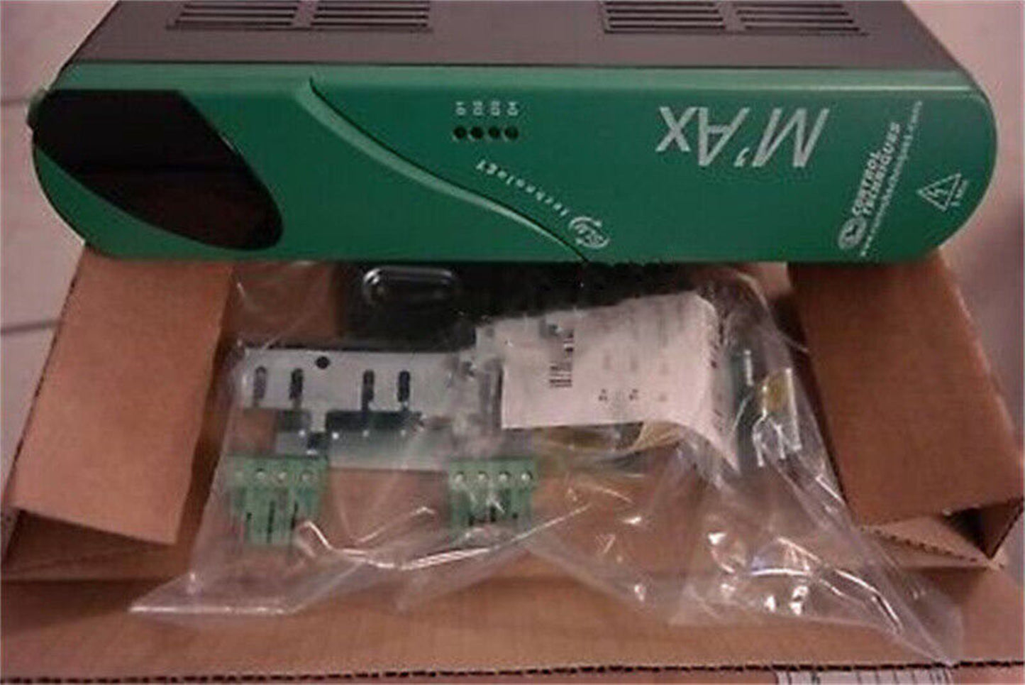 New Emerson MAX-403AN Servo Drive