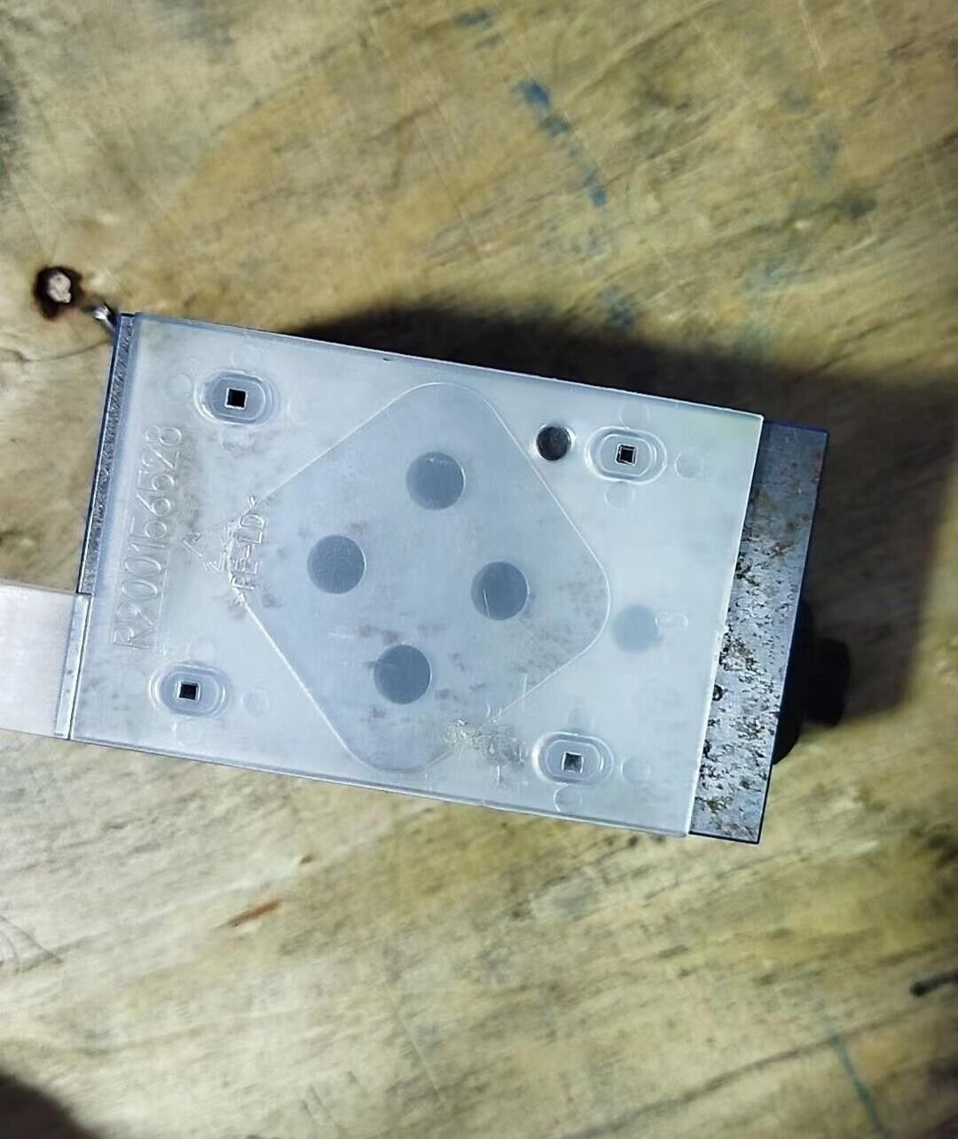 New R901170487 Z1fg 6P8-44/V Valve by DHL or FedEx #Vcv6 Ch Business