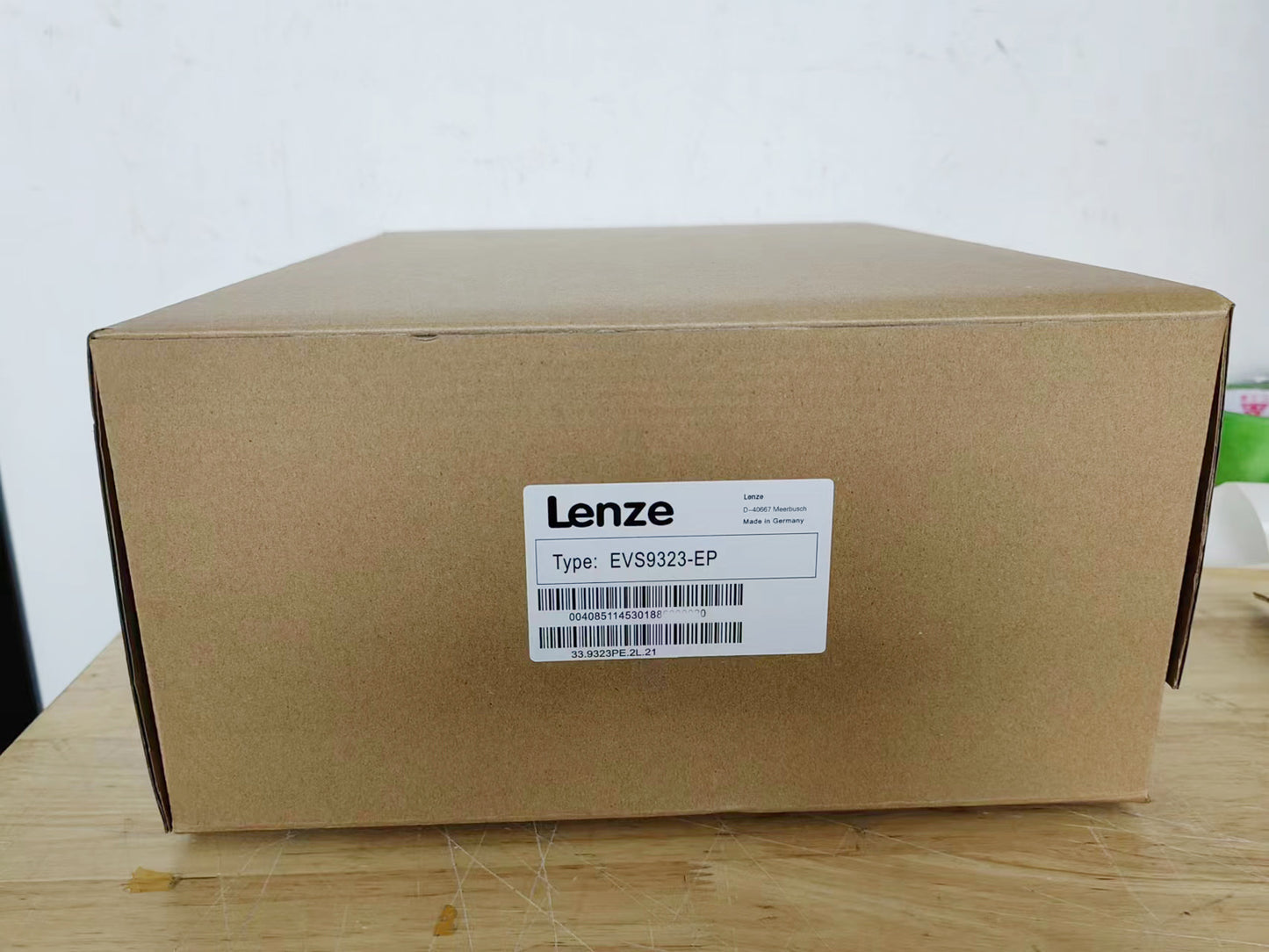 New LENZE EVS9323-EP Inverter
