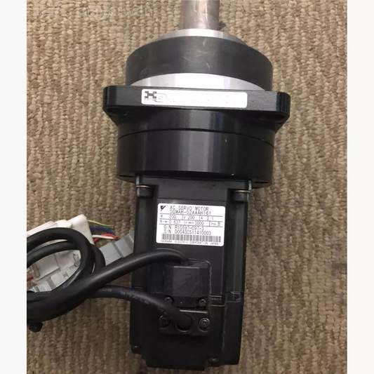 1PC New Yaskawa SGMAH-02AAAH161 Servo Motor SGMAH02AAAH161 Via Fedex/DHL