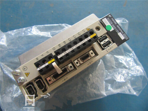 1 STÜCK Neuer Yaskawa SGDS-04A12AY27 Servoantrieb SGDS04A12AY27 Über DHL 