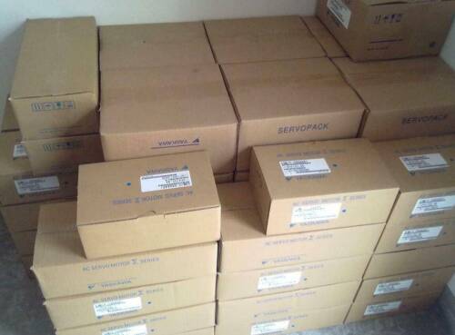 1 قطعة جديد ياسكاوا SGME-A5AF12B محرك معزز SGMEA5AF12B سريع السفينة ضمان لمدة سنة واحدة